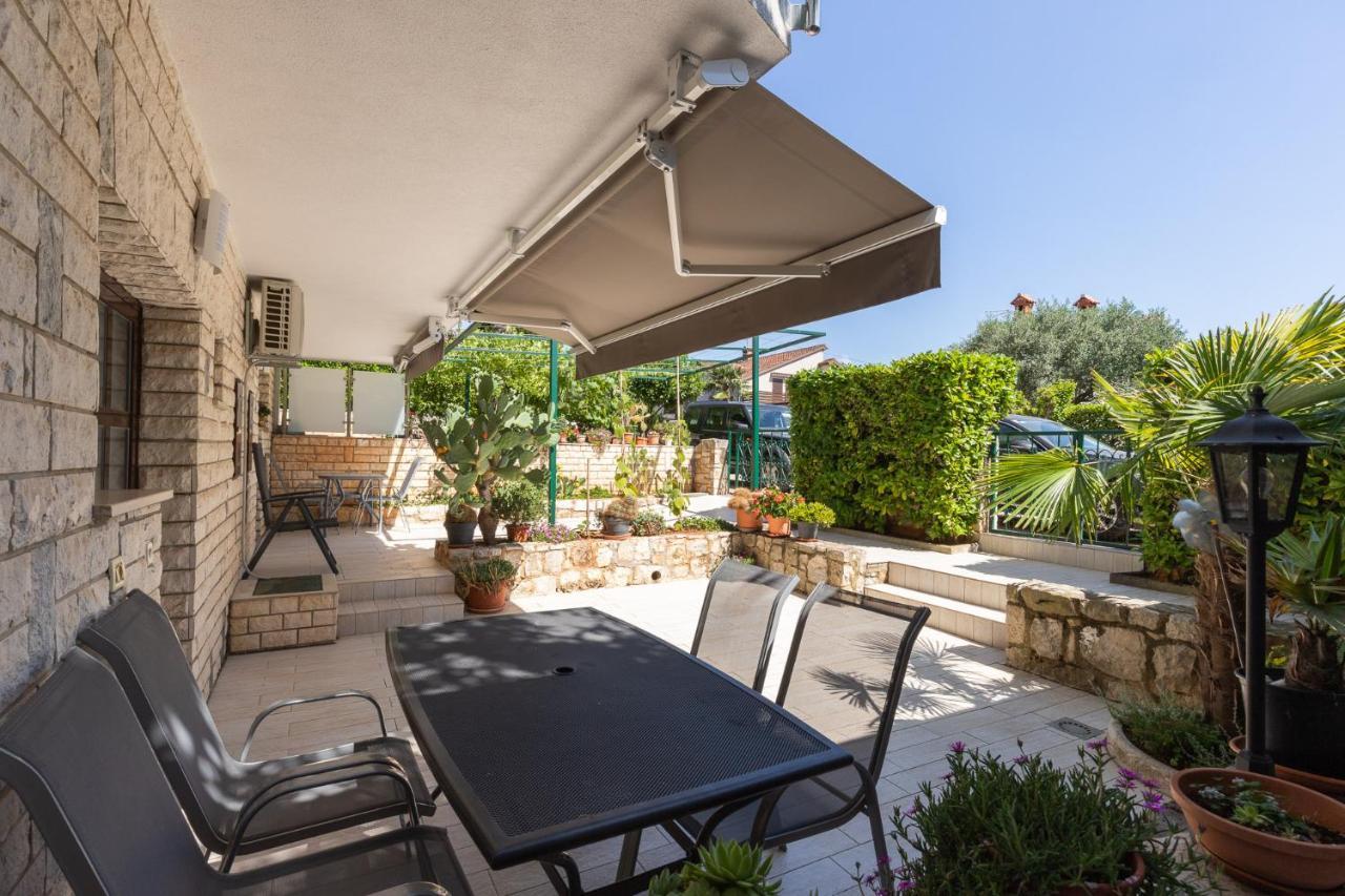 Haus Eva Apartment Novigrad  Luaran gambar