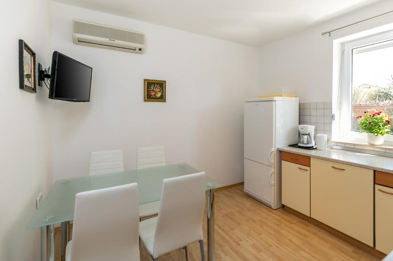 Haus Eva Apartment Novigrad  Luaran gambar